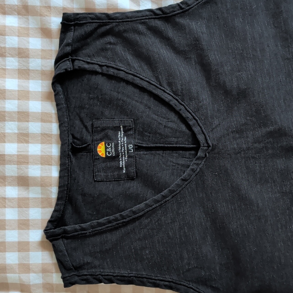 C&C California Women's Black Sleeveless Flowy Tank Top - Picture 2 of 6